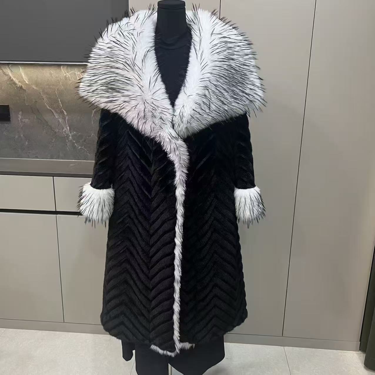 

Темперамент Длинное Экологичное Меховое Женское Пальто Универсальное Выше Колена С Капюшоном Водонепроницаемое Норка Женское Пальто One size fits all чёрный