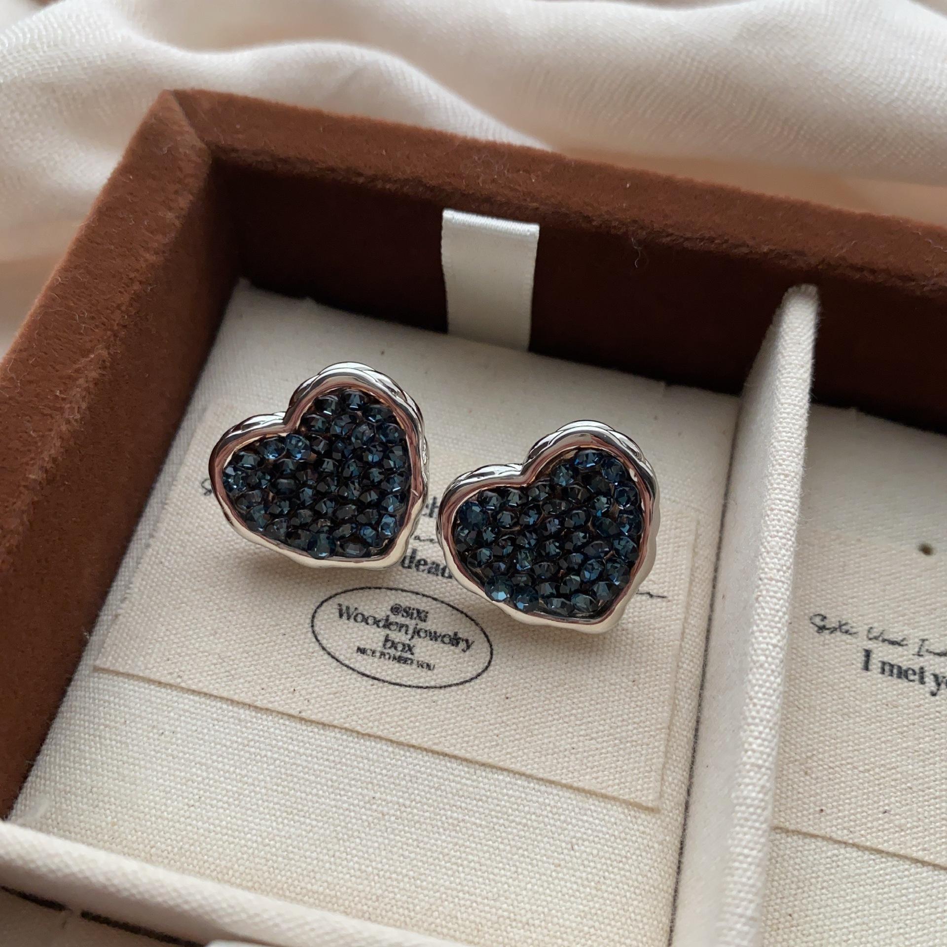 Shiny Love Stud Earrings, Personalized Romantic Symbols, Small, Exquisite And Light Luxury, Daily Wear Earrings