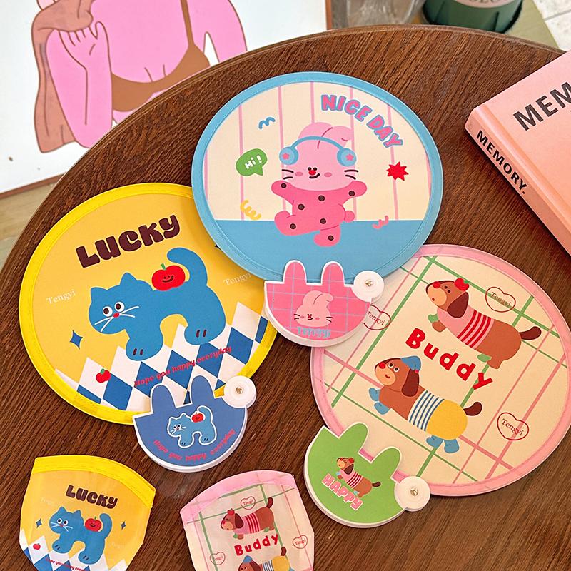 Ventilateur de groupe pliant mignon de dessin animé Plaque réfléchissante pour photographie en extérieur Mini ventilateur de poche rond pratique Ventilateur pliant portable