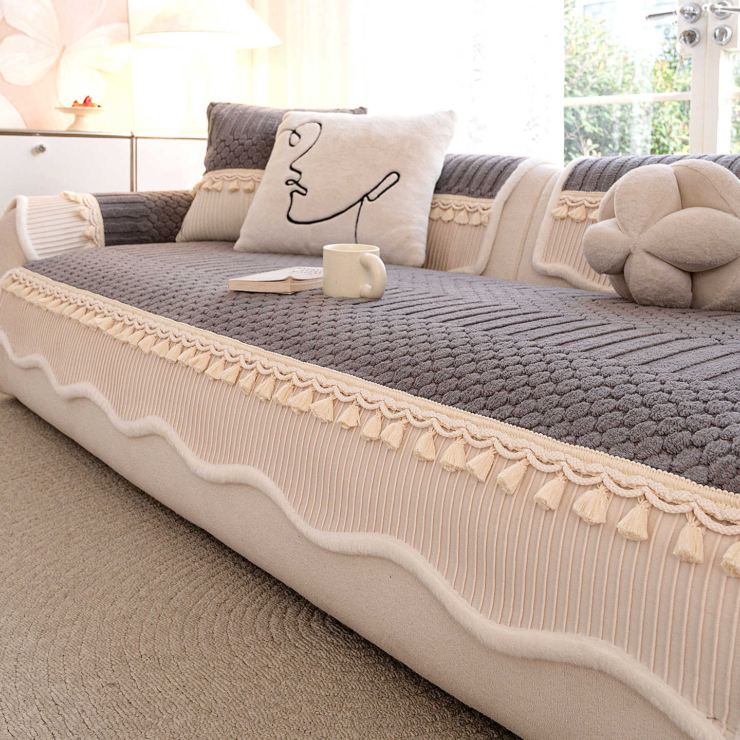 

Winter Plush Sofa Cover Mats Thickened New Cream Style Straight Row Seat Cushion Fixed Non-slip Sofa Cover Tassel Decoration 70x70cm 1pcs темно-серого