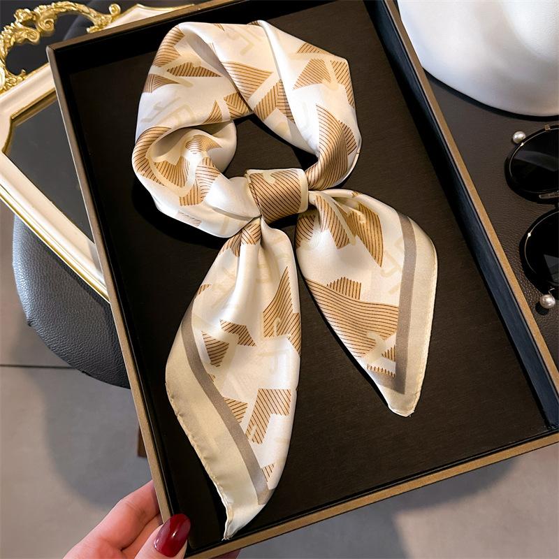 Korean version of printed temperament square scarf simulation silk 71cm headscarf versatile women's travel scarf silk scarf sunscreen shawl