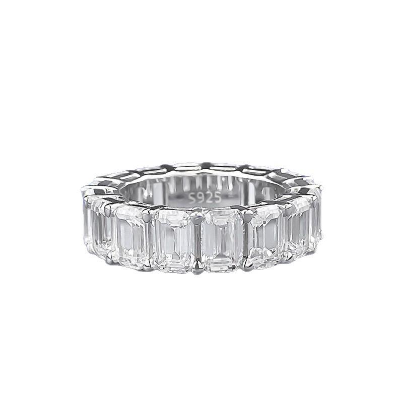 Mujing S925 Silver Stackable Socialite Ring with Simulated Emerald.