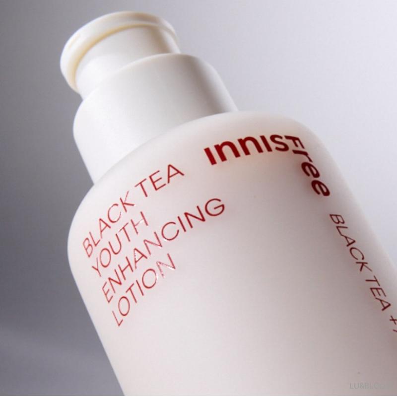 innisfree Black Tea Youth Enhancing Skincare 2-piece Set (+Free gift)