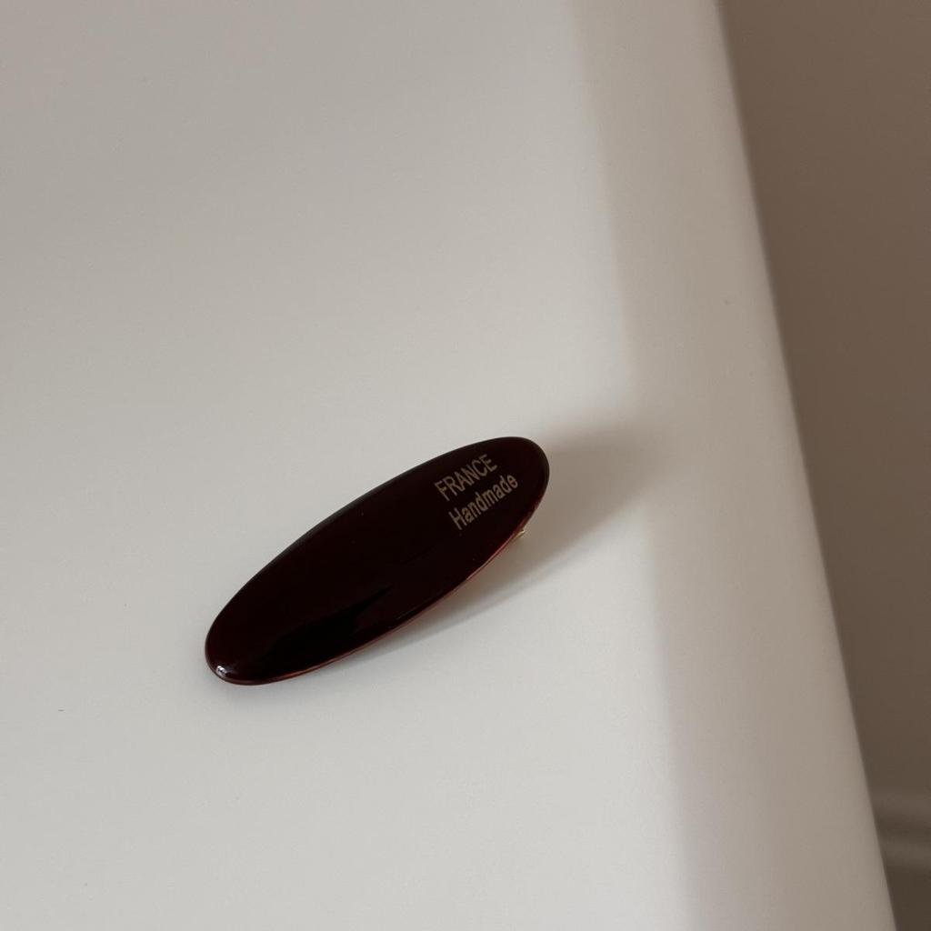 Gold Label Acetate Oval Hair Clip - New Bangs and Side Clip Accessory