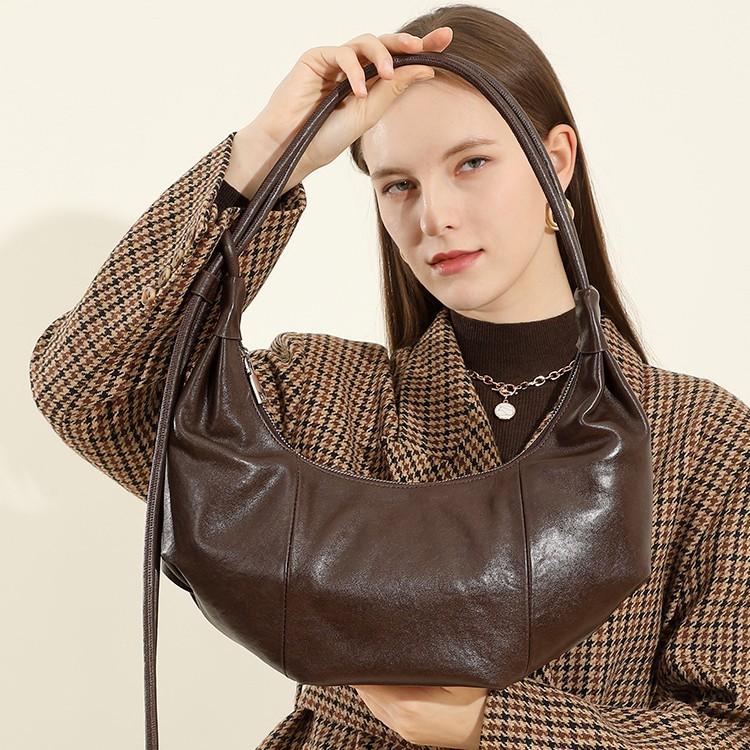 Leather Fashion Shoulder Armpit Bag New Commuter Croissant Bag Messenger Bag
