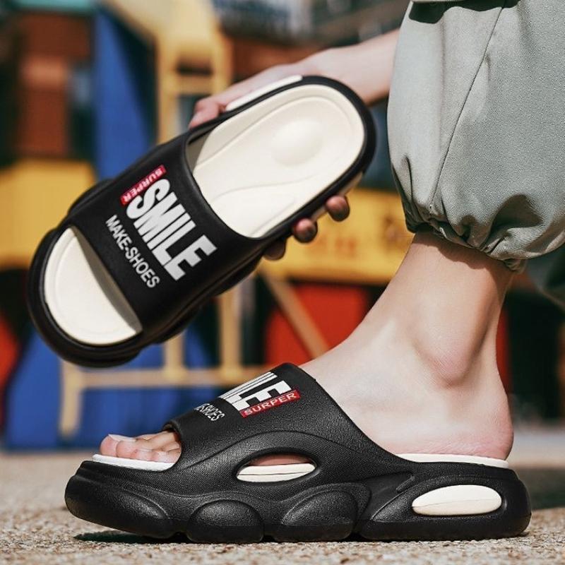 Fashion Outdoor Men's Beach Shoes Non Slip Mens Slippers Summer Lndoor Home Shower Bathroom Slippers EVA Soft Sole Men Sandals Fashion