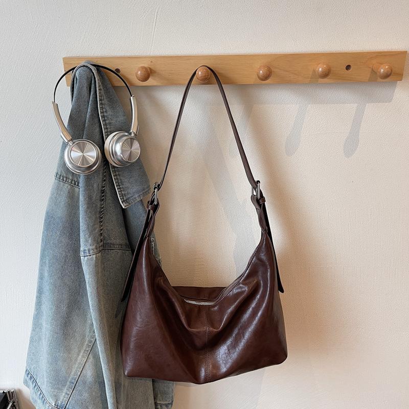 Retro Bag Women's Large Capacity 2025 New Autumn and Winter Versatile Casual Shoulder Messenger Bag Commuter Tote Bag