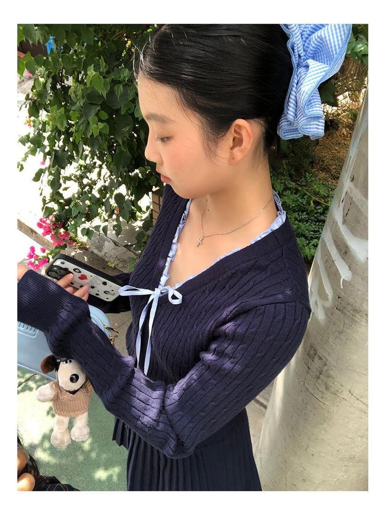 Korean Style Knit Two-Piece Set - Trendy Women's Fashion for a Stylish, Youthful Look