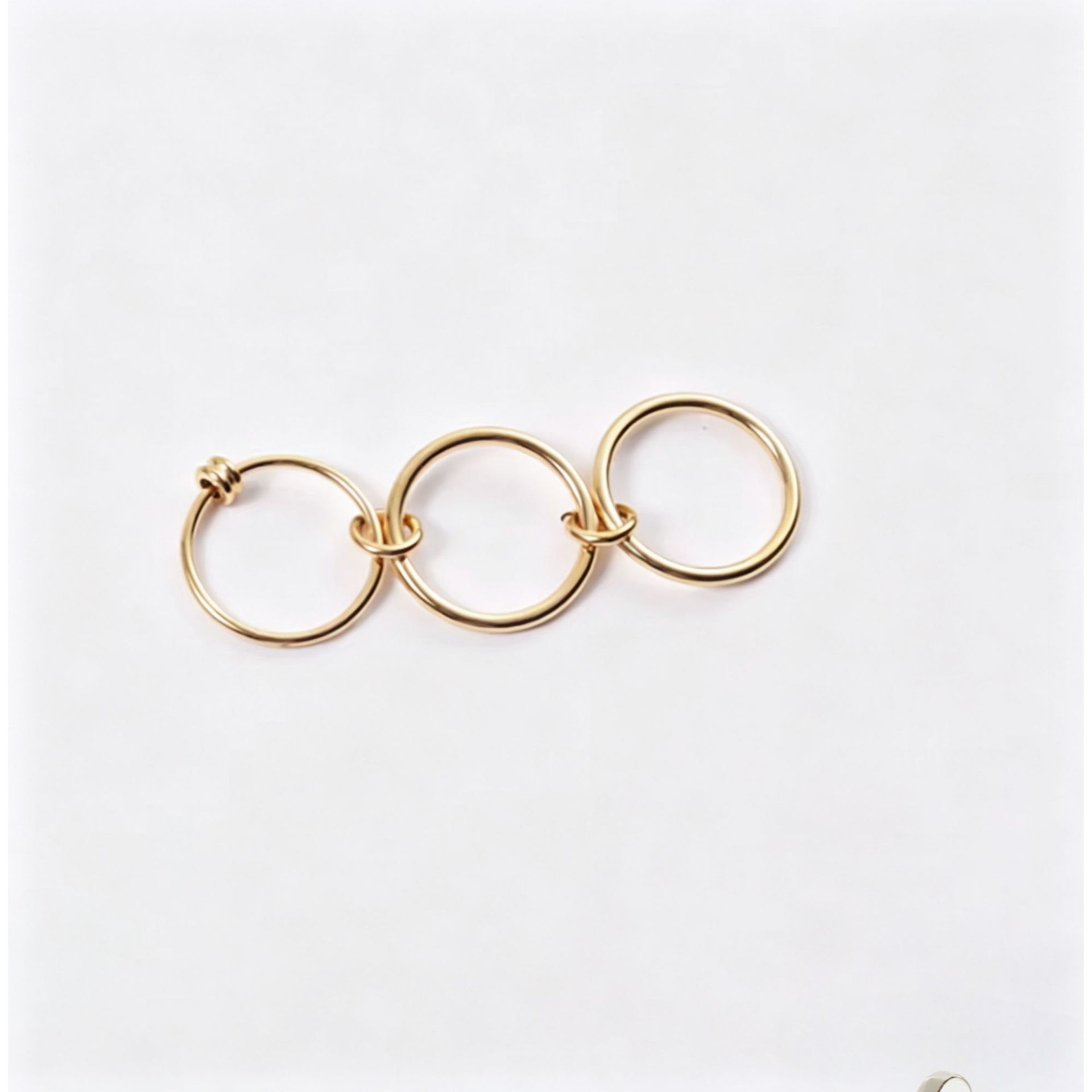 Hot Sale New European and American Style Stainless Steel Three-piece Set Interlocking Fashion Women s Ring 6 золотой