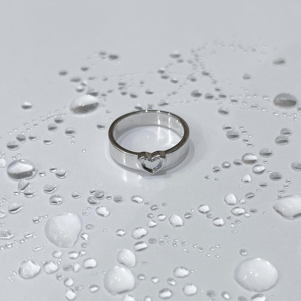 Серебряное кольцо с фианитами (2143741)