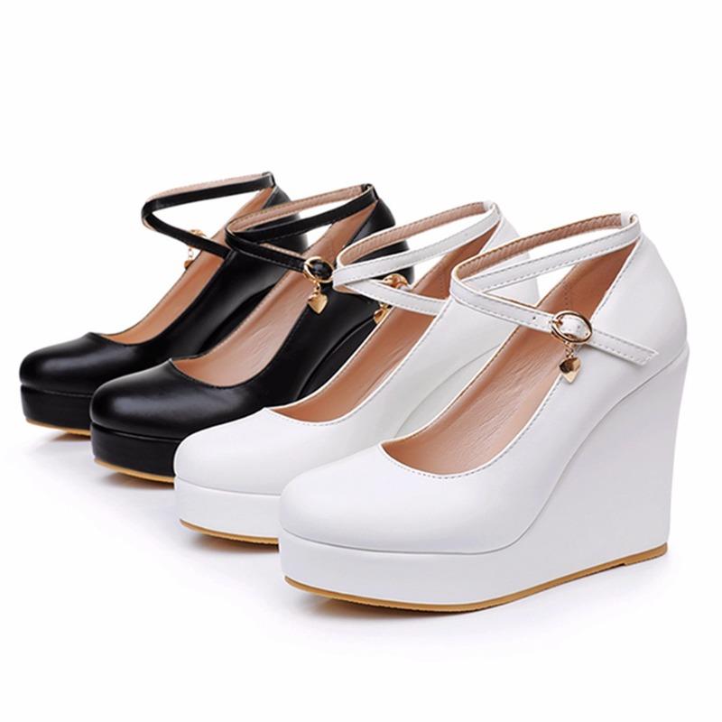 2025 Summer New Fashion Thick Bottom Shoes Comfort Women High Heels Round Head Minimally Designed Interior Height Boosting Shoes