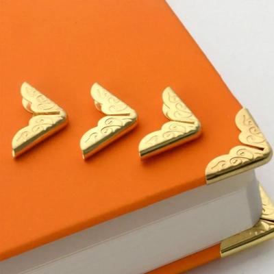 100Pcs Metal Book Corner Protector Vintage Scrapbook Photo Album Notebook Menus Folder Protecting Golden Silver Bronze KTY