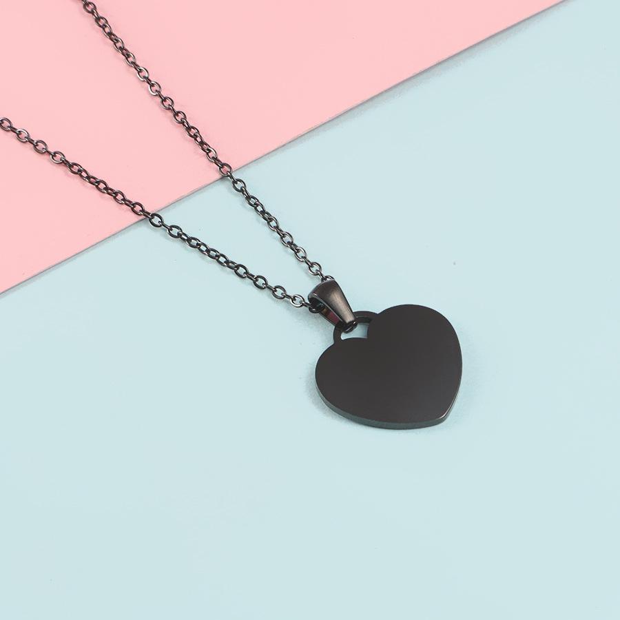Personalizovaný nerezový přívěsek ve tvaru srdce na řetízku - Vlastní gravírování pro páry