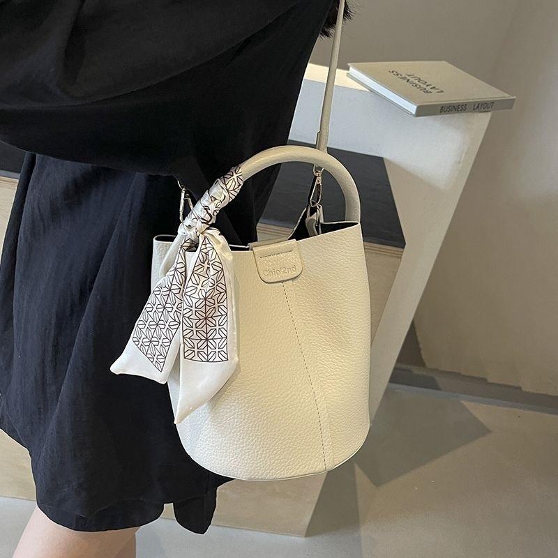 New popular new light luxury red one shoulder foreign style fashion portable diagonal cross season bucket bag female crossbody today A