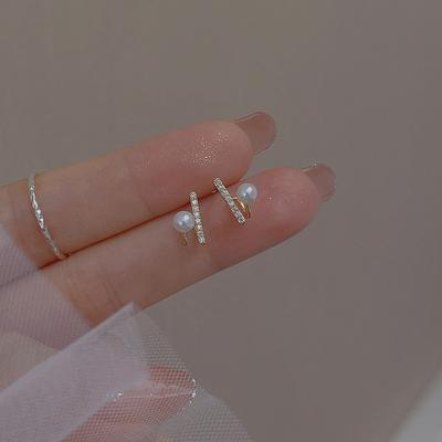 Double-layer Zircon Stud Earrings, Unique Design, Simple Temperament Diamond Earrings, Imitation Pearl Earrings.