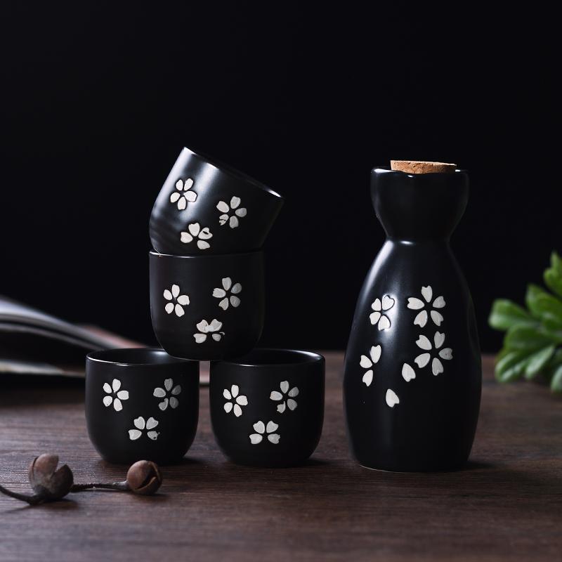 1 Set Japanese Style Sake Wineware Porcelain Underglaze Color Hand-painted Wine Dispenser Ceramic Flagon Liquor Spirits Cups Set
