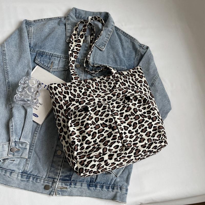 Large Capacity Tote Bag Women's Lightweight Leopard Print Shoulder Bag