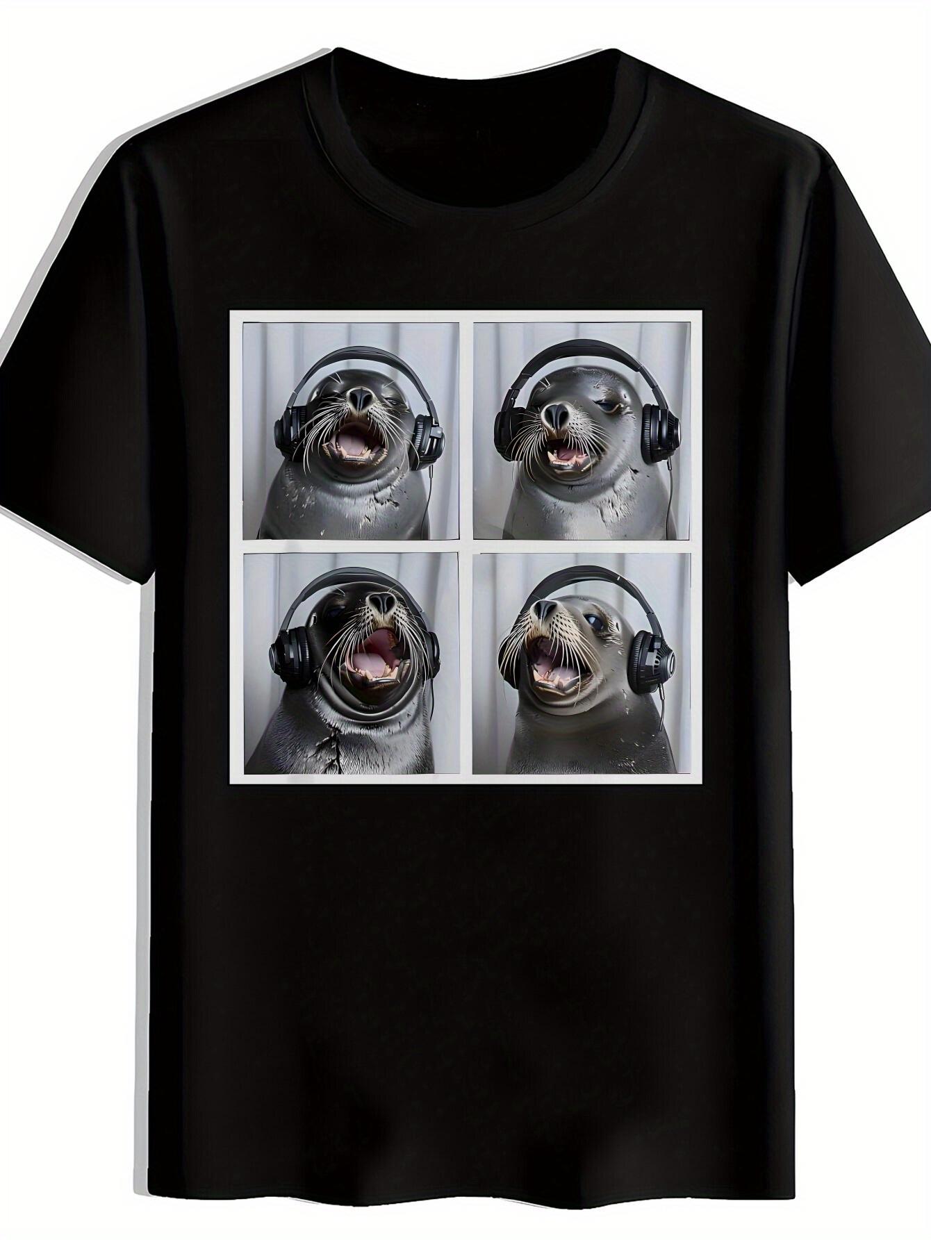 A Stylish Short-Sleeve T-shirt with an Interesting Print Pattern S