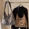 Niche Underarm Bag Women'S Retro Fashion Shoulder Bag Leopard Print Plush Tote Bag Women