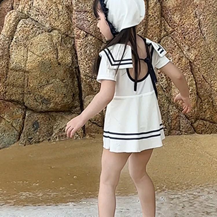 Mädchen 2025 Koreanischer Off-White Badeanzug mit Rock - Stilvolle Sommer-Strandbekleidung