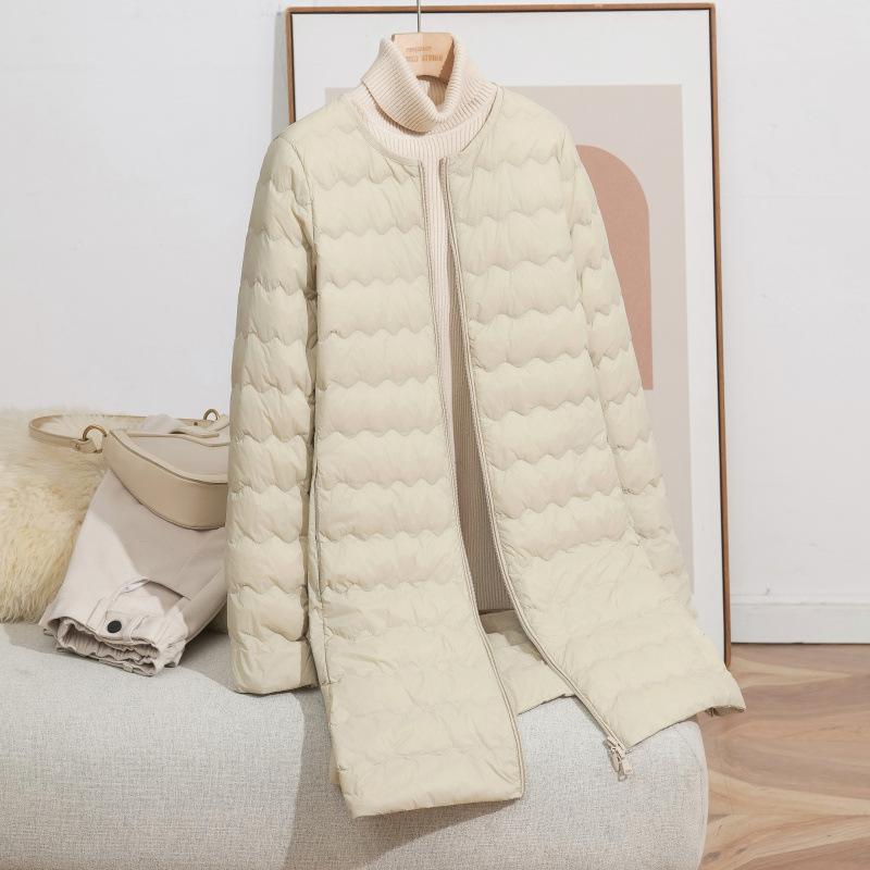 Toamnă și iarnă nouă modă gât rotund ondulat mediu și lung jachetă ușoară din puf pentru femei cu fermoar jachetă caldă val