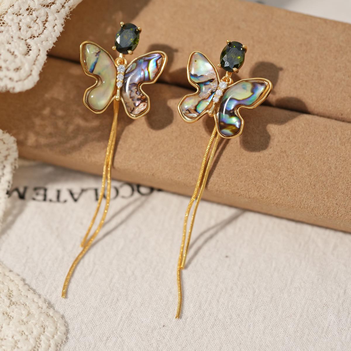 18K Gold Plated Zircon Butterfly Tassel Ear Clip for Women, No Piercing Needed, Trendy Design.