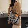 Large-capacity tote bag, simple commuter plaid commuter bag, women's 2025 autumn and winter new fashion shoulder armpit bag