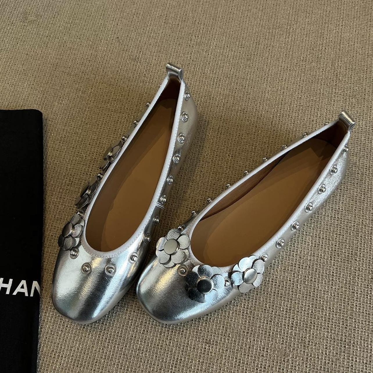 

Fashion Flat Shoes for Women Spring and Autumn New Flower Round Toe Ballet Shoes for Women in 2025 Flat Ladies Shoes zapatillas mujer 40 серебряный