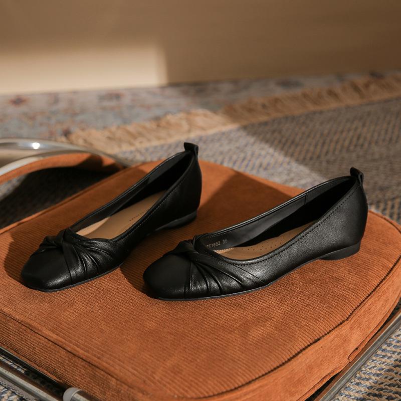 Retro square head grandma shoes versatile new women's single shoes khaki flat comfortable black commuter women