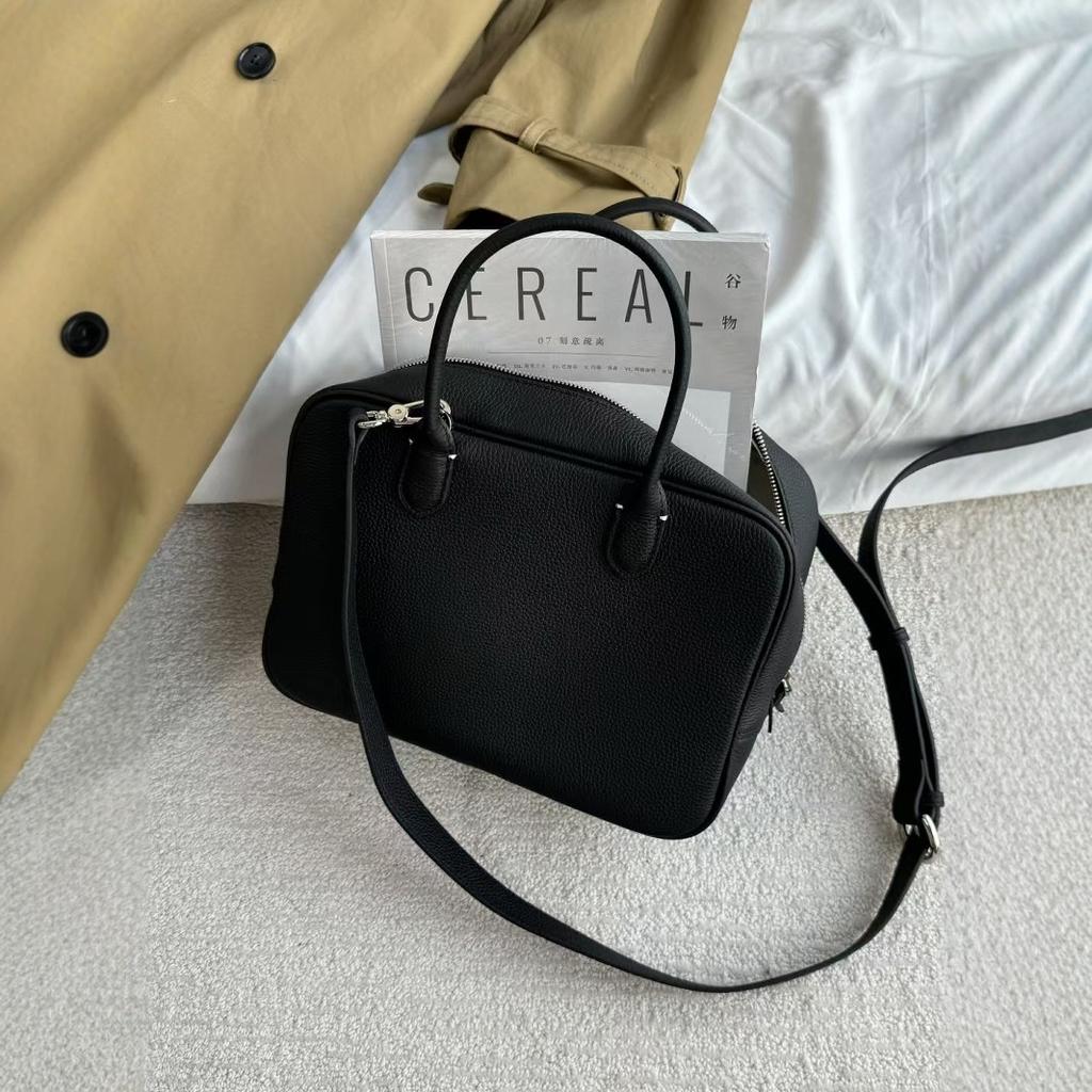 Large capacity tote bag women's 2025 new high-end retro commuter portable messenger bowling Boston bag