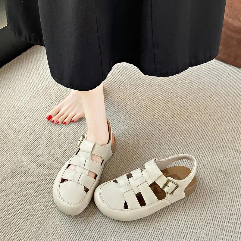 2025 Summer Ladies Fashion retro matte PU hollow closed Toe sandals Soft sole sports sandals buckle cross Platform beach