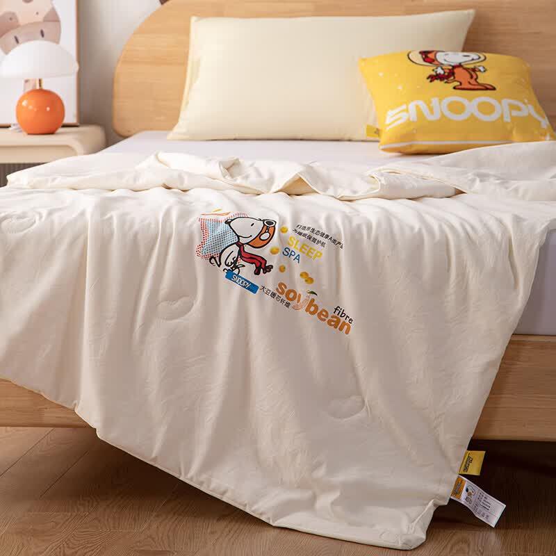 Snoopy Skin-Friendly Soybean Fiber Quilt