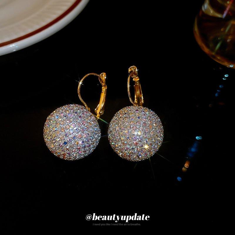 Super flash diamond-set diamond ball ear buckle women's exquisite niche personality design earrings light luxury high-end earrings fashion temperament