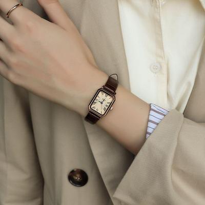 Rscy Retro Women's Genuine Leather Small Square Dial Quartz Watch – Light Luxury and High-End Niche Design