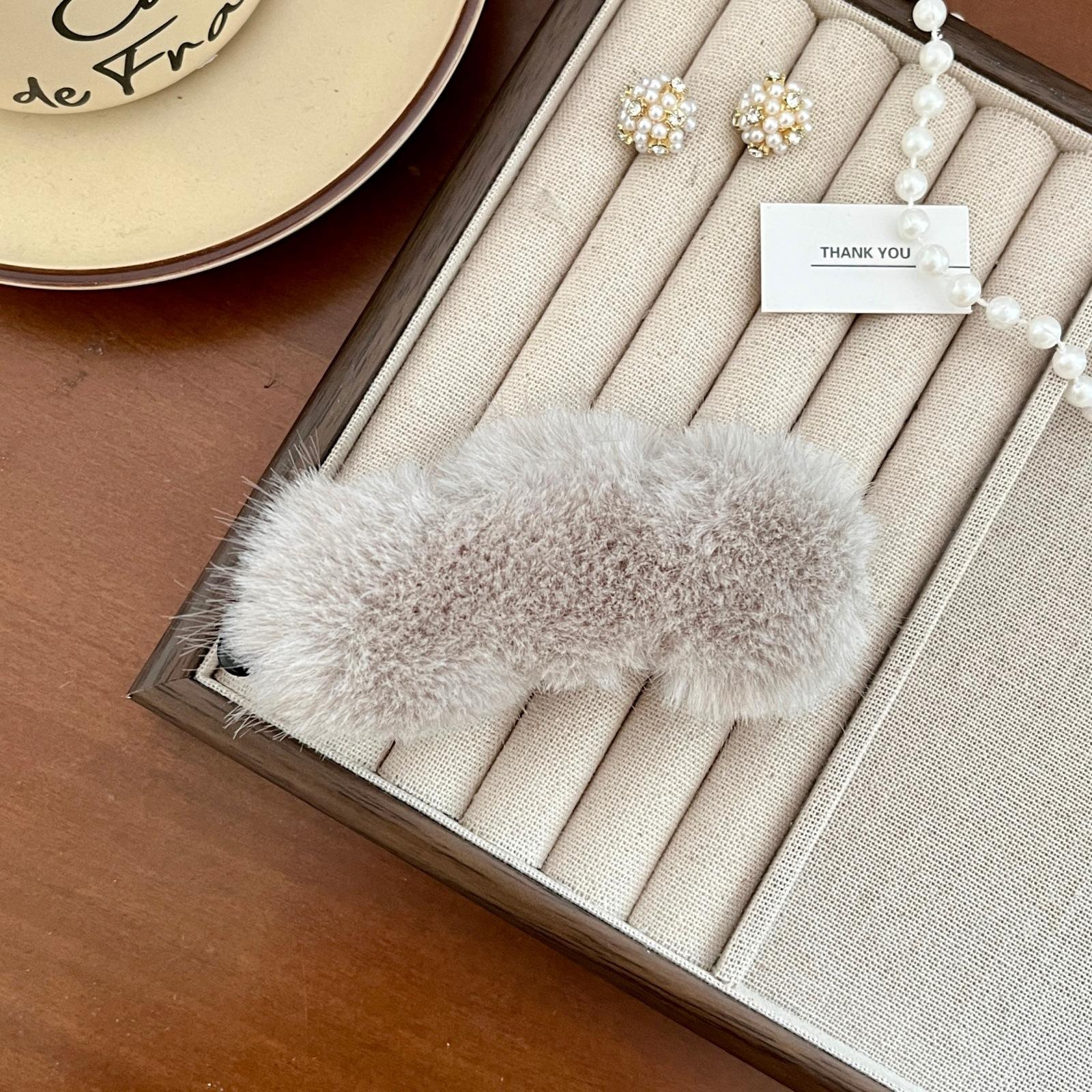 

4PCS Plush High Ponytail Grip Clip Shark Clip At The Back of The Head Mink Hair Clip Banana Vertical Clip Hairpin Headwear