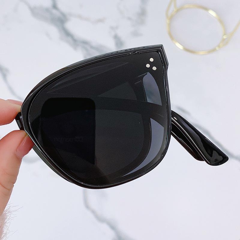 New Trendy Folding Unisex Sunglasses - UV Protection, Stylish Three-Point Design for Driving