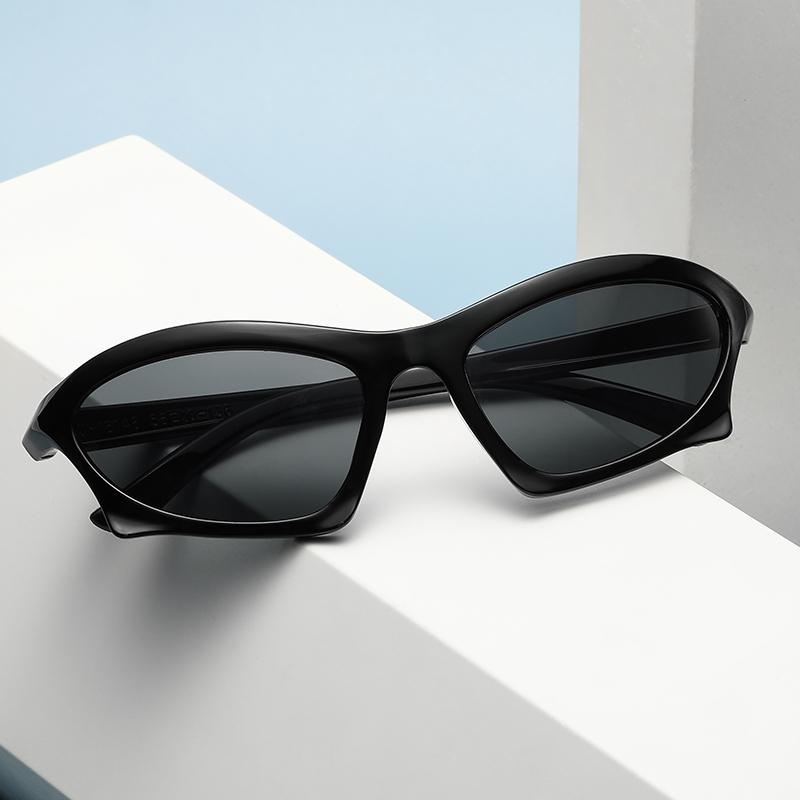 Y2K Futurism Luxury Punk Sun Glasses Women Men Technological Sense Sunglasses Science Fiction Party Female Male Eyeglasses