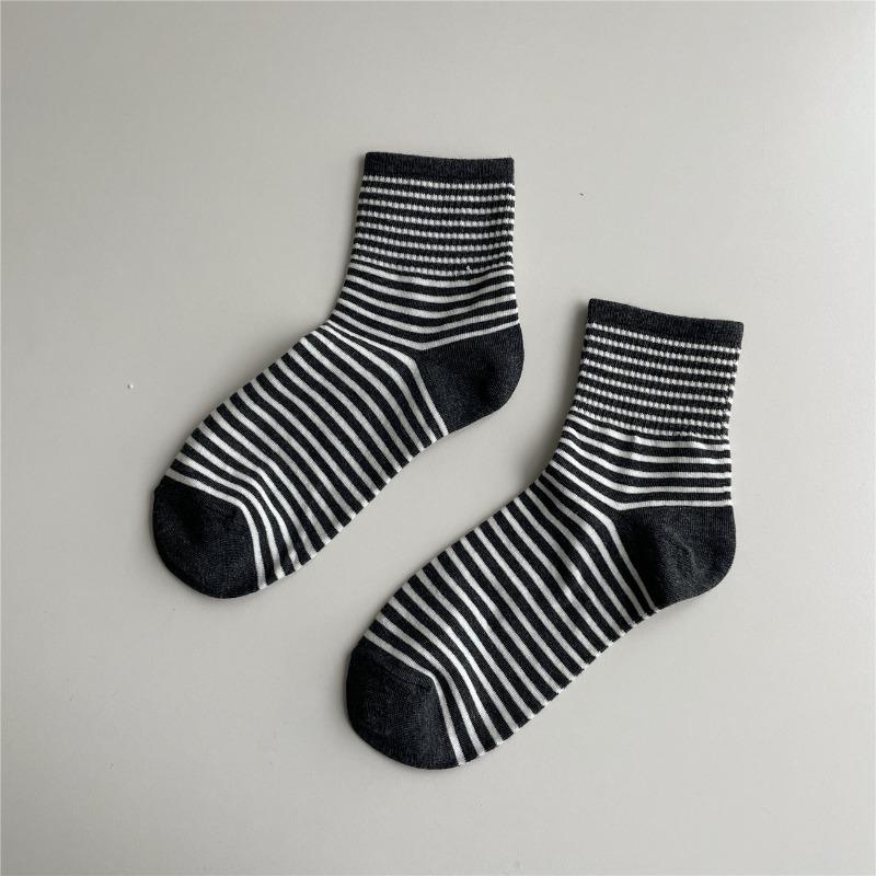 Ladies Spring New Style High Elastic Stripe In The Tube Stack Socks