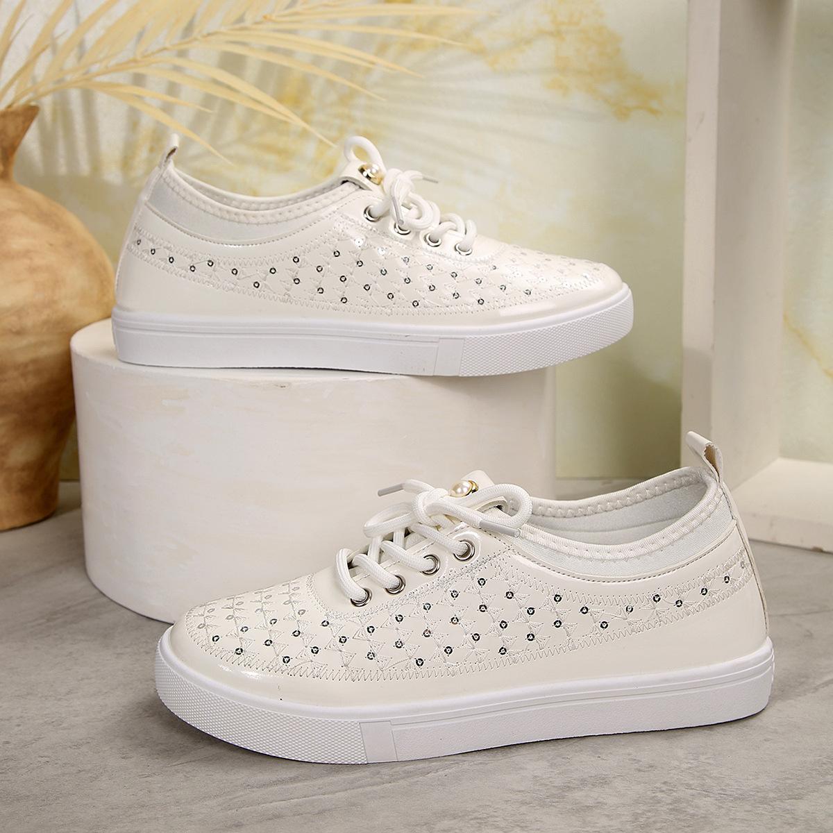 

2025 корейская версия летние микрофибра кожа дышащие маленькие белые туфли мягкая подошва ленивые на одной педали повседневные туфли с мелким вырезом одинарные туфли 43 белый