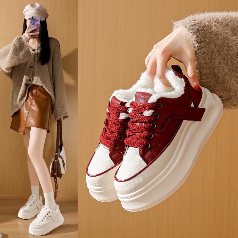 2025 winter velvet little white shoes new Korean version ins female students platform sports board shoes casual shoes HB277-1
