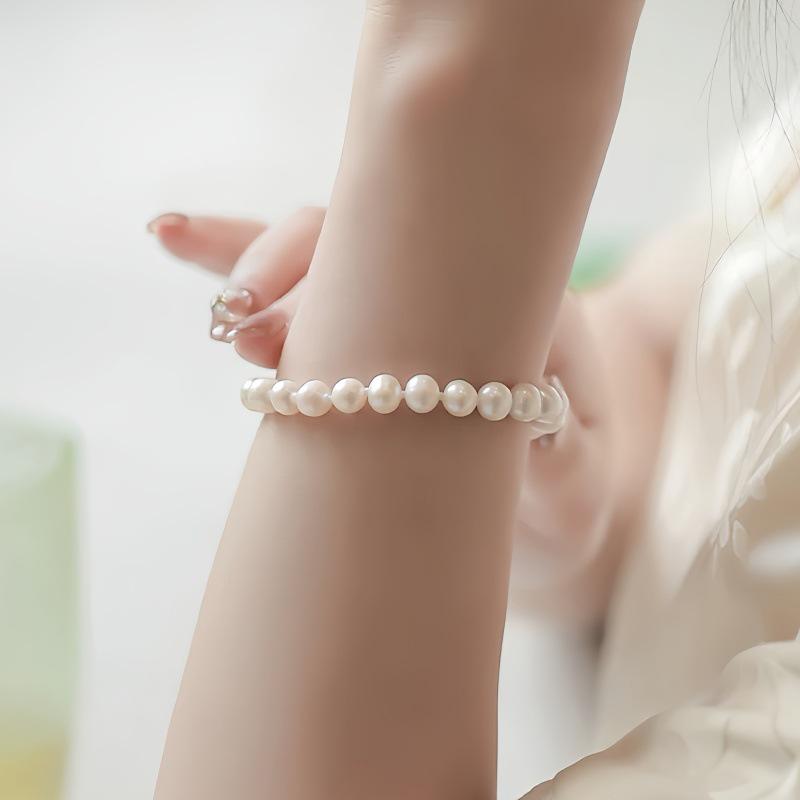 Elegant Ebony Flower Hairpin for Women – Ancient Style, High-End Feel, Simple Chinese Design, Perfect for Daily Use.