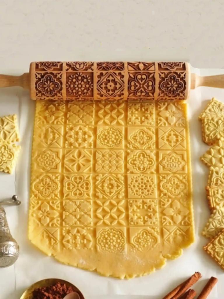 Exquisite Pattern Rolling Pin Wooden Embossing Baking Tools Reindeer Dough Engraved Square Grid Cookies Mold