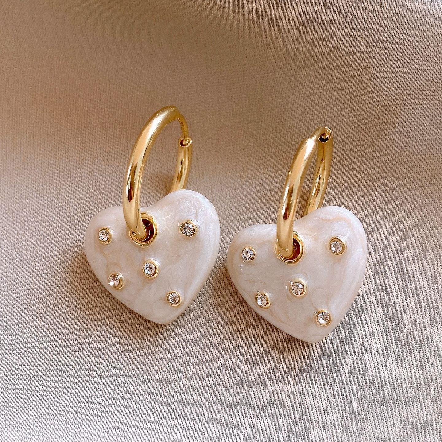 Hong Kong style retro diamond-set love fringed earrings, ear buckles, exquisite earrings, niche design