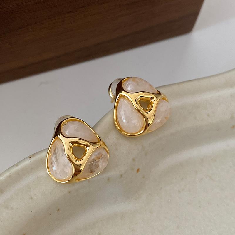 Square Maillard Earrings Autumn and Winter Earrings French Retro Design Temperament Foreign Style Small Fragrant Style Ear Buckle