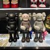 Kaws Hand-in-Hand Umarmungs-Puppe Figur Sammlerstück Dekoration