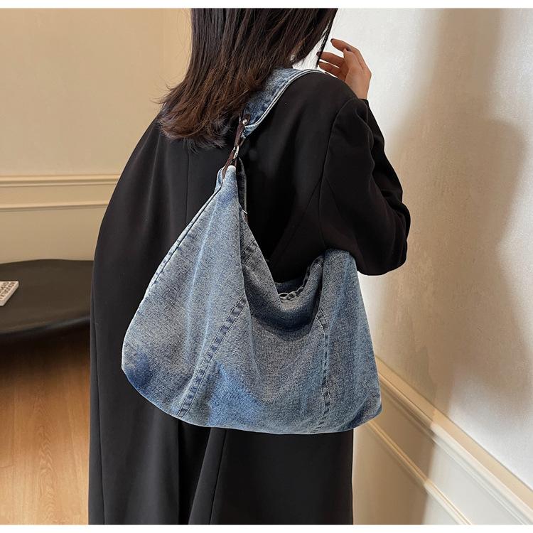 Korean version of casual washed denim bag women's 2025 new fashionable versatile large-capacity shoulder bag underarm bag