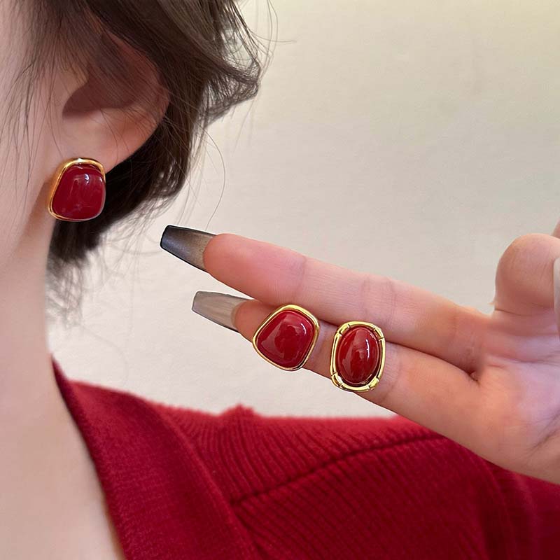 2026 New Retro Enamel Wine Red Metal Stud Earrings for Women Fashion Geometric Earrings Elegant Wedding Jewelry Accessories