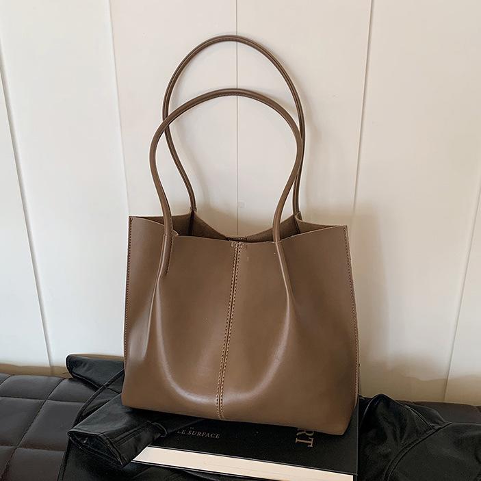 Premium Tote Bag Women's Large Capacity New Winter Popular Retro Versatile Shoulder Bag Commuter Bag