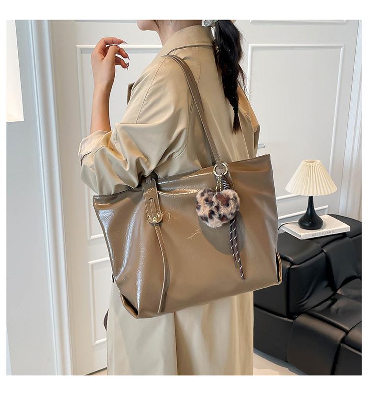 2025 Fashionable Minimalist Tote Bag - Large Capacity, Versatile Shoulder Bag for Women's Casual and Daily Commute