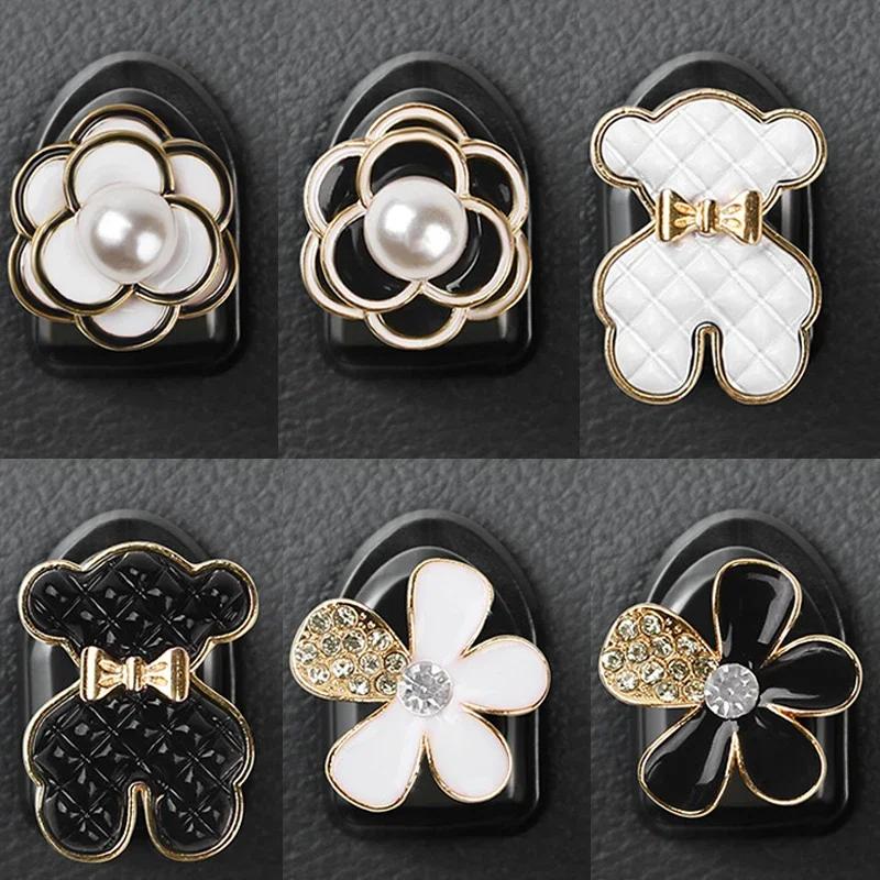 1/2 Stück Kreativer Bär Blume Mini Autohaken Sitzlehnenhalter für Schlüssel Aufhänger Auto Aufbewahrungsorganizer Auto Innenraumzubehör